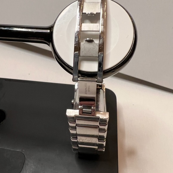 COACH stainless steel quartz analog display watch - Picture 4 of 5